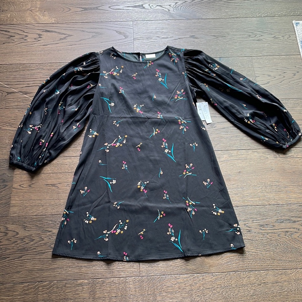 DRESS
